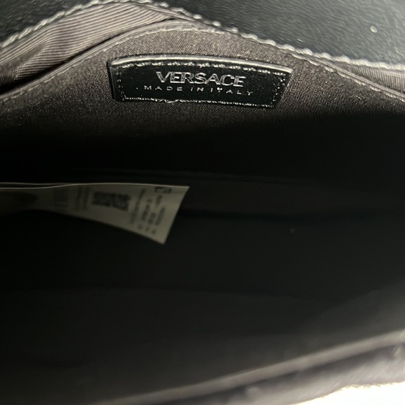 One day SALE!! Versace La Medusa icon velvet leather quilted crossbody bag NEW - Picture 7 of 9